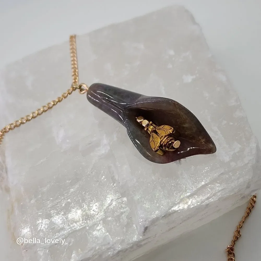 Moss Agate Calla Lily Handmade Pendant Bee Charm Drop Dangle Pendants